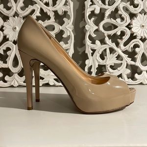 GUESS Peep Toe Patent Leather Platform Pumps